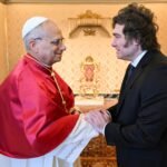 Milei Intenta Acercarse al Nuevo Papa Mientras la Iglesia Argentina Expresa Fuertes Críticas