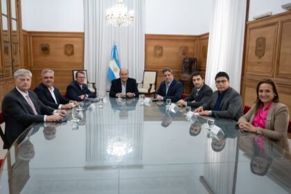 Gobierno busca diálogo con gobernadores en reunión informal para desescalar tensiones políticas
